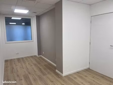bureau individuel 15m²