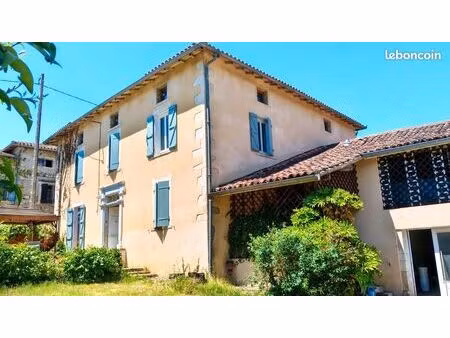 grande maison à la campagne avec piscine et clim