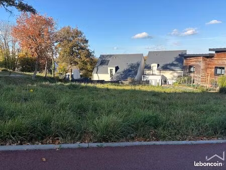 terrain 405 m² montfort-sur-meu