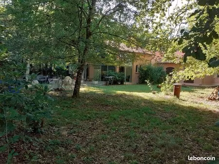 maison 8 pièces 162 m²