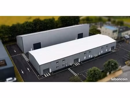locaux d'activité - cellules de 100 à 900m2 - bureaux et/ou stockage - za les petits parte