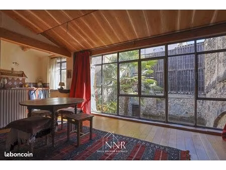 loft d'artice avec patio et atelier