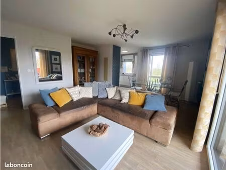 appartement t4 de 81 m² – centre de bourgbarré – garage – balcon – sans vis-à-vis