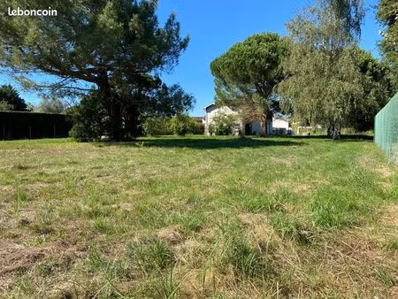 terrain constructible en plein centre arsac