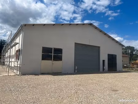 local 860 m² les roches de condrieu