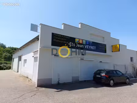 inconnu 450 m² saint-didier-de-la-tour