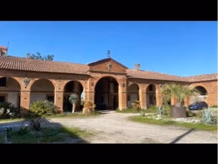 local de 130 m2 avec 5000 m2 terrain