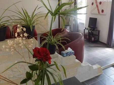 maison de caractère habitable immediatement (agence s'abstenir)