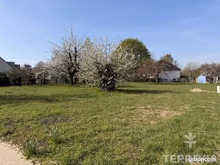 terrain 571 m² véretz