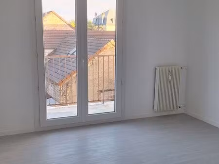 t3 rénové avec ascenseur à dole