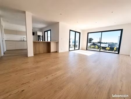 maison contemporaine 135 m² – 4 chambres – montreuil-le-gast
