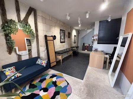 local commercial 52 m² tours