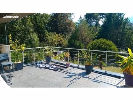 appartement t5 120m2 + terrasse 30m2 quartier résidentiel avec toutes les commodités à pro