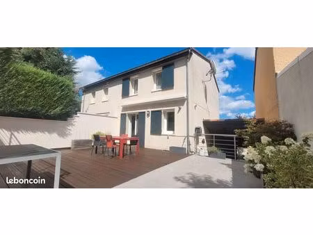 maison 5 pièces 80 m²