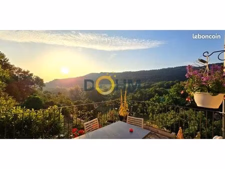 propriété 5 pièces 147 m²