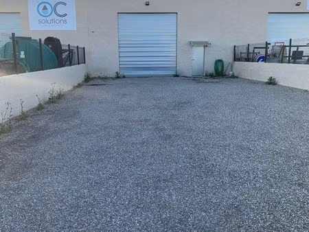 local hangar 200m2 + terrain 230m2