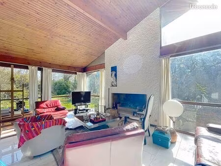 maison 8 pièces 197 m²
