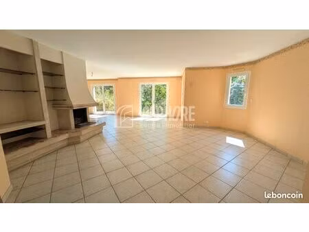 maison 7 pièces 215 m²
