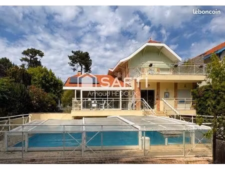 maison 9 pièces 276 m²