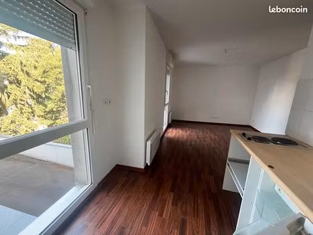 studio 1 pièce 27 m²