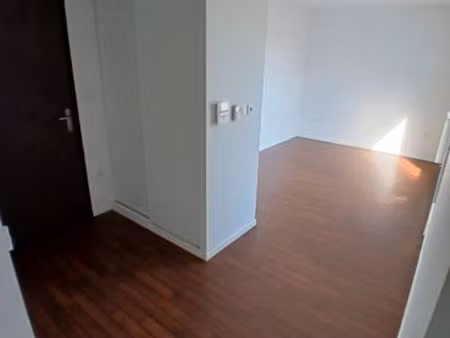 t1bis lumineux avec balcon et parking- nantes