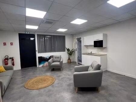 a louer - plateau de bureaux rénovés & lumineux