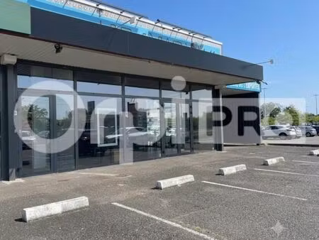 local commercial 188 m²