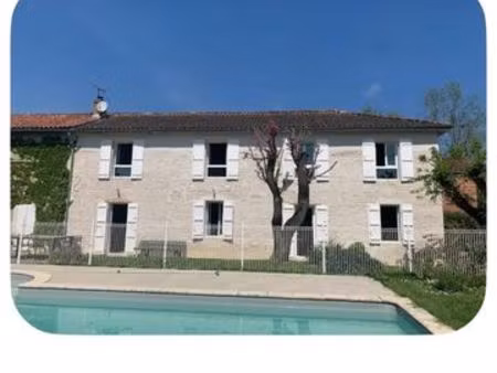 maison de caractère entièrement rénovée avec piscine