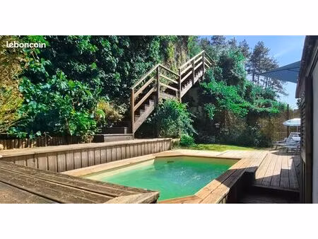 appartement avec jardins et piscine  vue sur le lot à 5 minutes à pied du centre ville