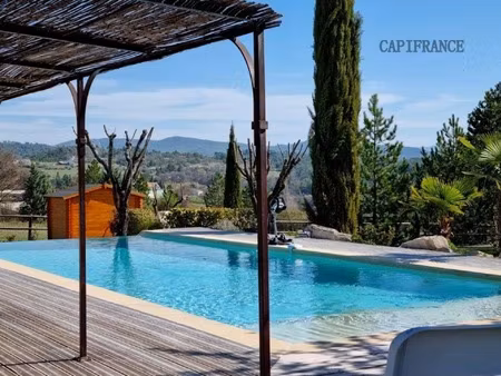 propriété hébergement/événementiel dans le luberon  6 3 ha  80 couchages  1090 m2