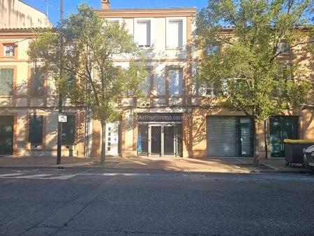 local commercial 245 m²