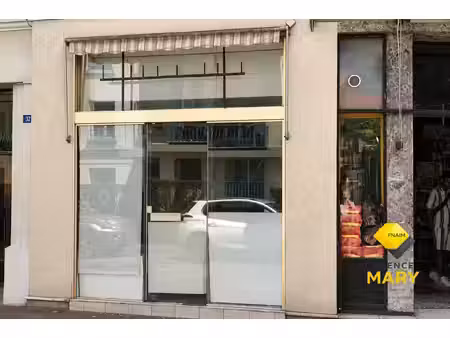 local commercial de 20 53 m2 proximité immédiate de la rue