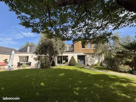 maison 6 pièces 250 m²