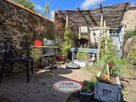 frossay bourg : bien atypique et de charme  140 m2 habitable