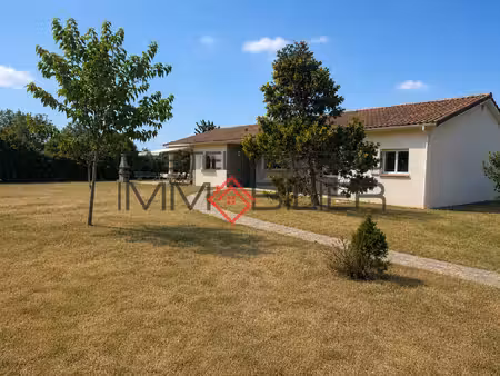 maison de plain pied t5 10 m2 sur 2000 m2 de parcelle