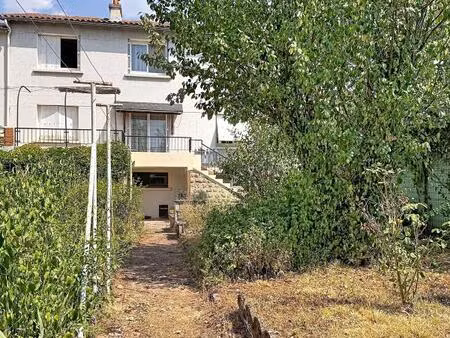 maison familiale t7 avec jardin et grand garage : un fort potentiel à révéler !