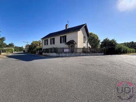 saint-victor – maison avec sous-sol complet  deux chambres  garage et dépendances