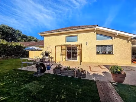 villa 210 m² 4 chambres dpe c centre-ville