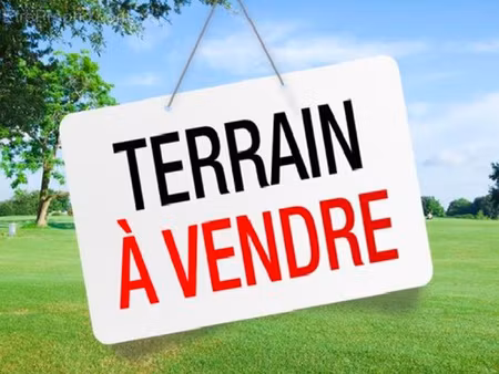 terrain à bâtir viabilisé d'environ 1420 m2 - bâtiment à dém