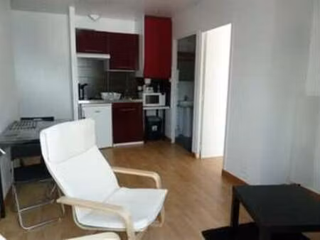 location appartement 2 pièces meublé à landerneau (29800) : à louer 2 pièces meublé / 25m²