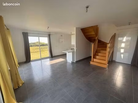 maison avec gand jardin groix