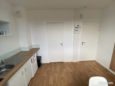 appartement 2 pieces toutes charges comprises (eau/elec/internet)