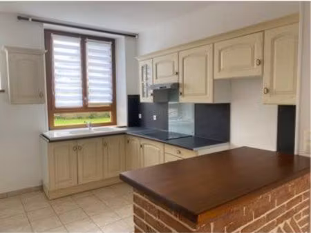 appartement dans village avec commodité