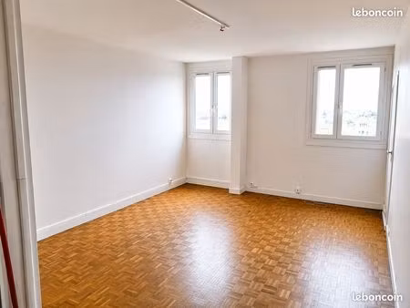 appartement 4 pieces -79 m2- rueil malmaison