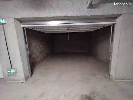 loue garage de 22 m2 à eybens
