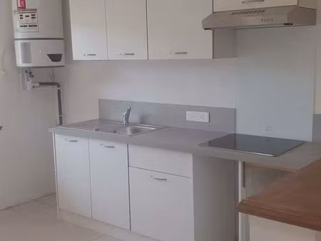 f2 endroit calme avec espace vert 5 min château- salins 30 min nancy et metz