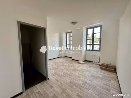 studio 1 pièce 28 m²