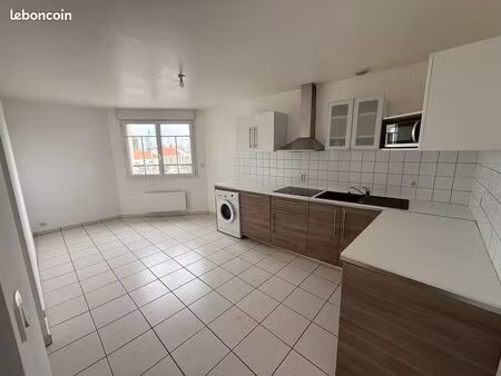 location - 1er étage - centre ville