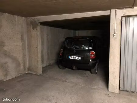 garage box à louer à la croix-rousse