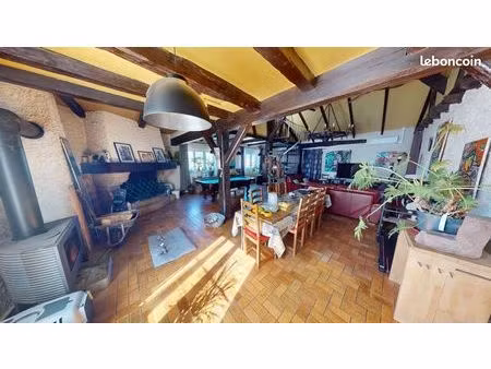 maison 10 pièces 285 m²
